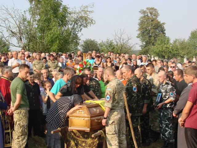 На Прикарпатті попрощалися із загиблим в зоні АТО Юрієм Пукішем (фото) — фото 14