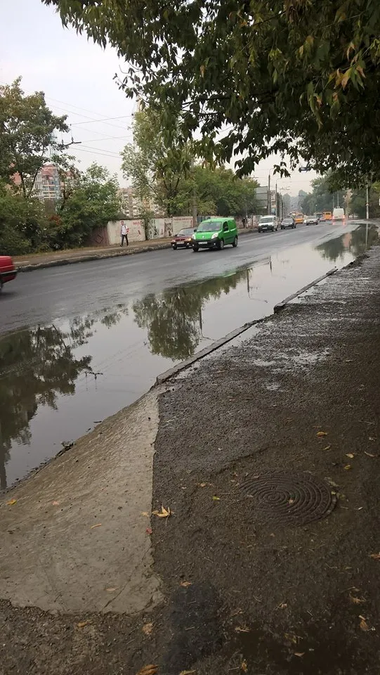 Нічний дощ показав недоліки роботи дорожників (фото) — фото 2