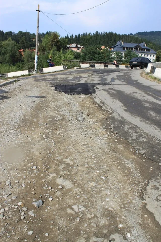 Жителі Верховини неприємно шоковані ремонт дороги (фото) — фото 2