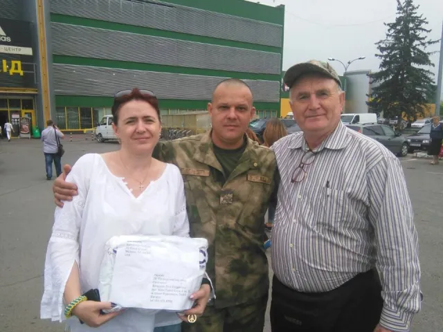 Американські українці передали франківським волонтерам допомогу для бійців АТО (фото) — фото 9