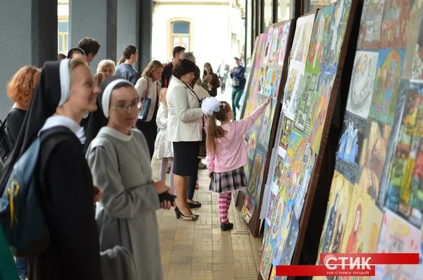 До Франківська привезли роботи переможців міжнародного конкурсу малюнка (фото+відео) — фото 1