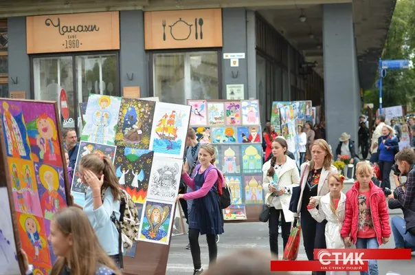До Франківська привезли роботи переможців міжнародного конкурсу малюнка (фото+відео) — фото 4
