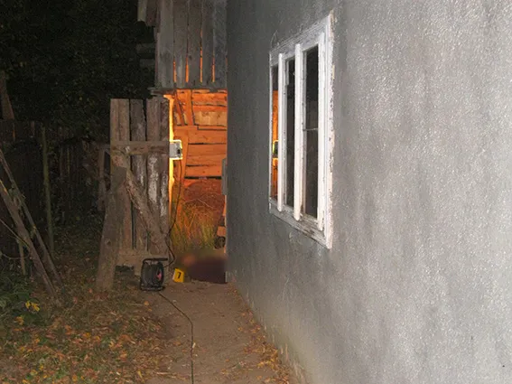 На Прикарпатті під час сімейної сварки чоловік вбив своїх батьків, після чого вчинив самогубство (фото) — фото 1