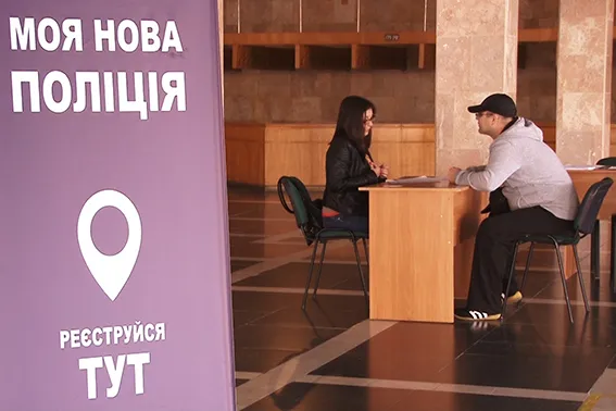 В Івано-Франківську на місце поліцейського претендує вже 18 осіб (фото) — фото 3