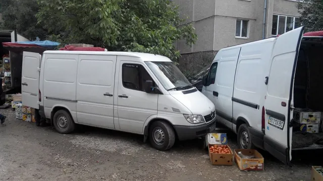 Іванофранківці скаржаться на стихійну торгівлю та авторагулів (фото) — фото 4
