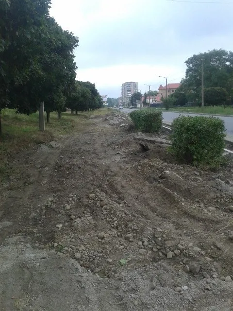 Франківець скаржиться на ремонт вулиці Набережна (фото) — фото 11