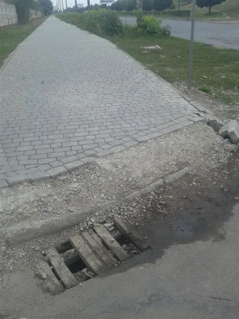 Франківець скаржиться на ремонт вулиці Набережна (фото) — фото 15