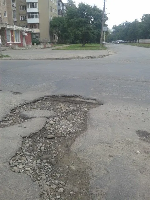 Франківець скаржиться на ремонт вулиці Набережна (фото) — фото 5
