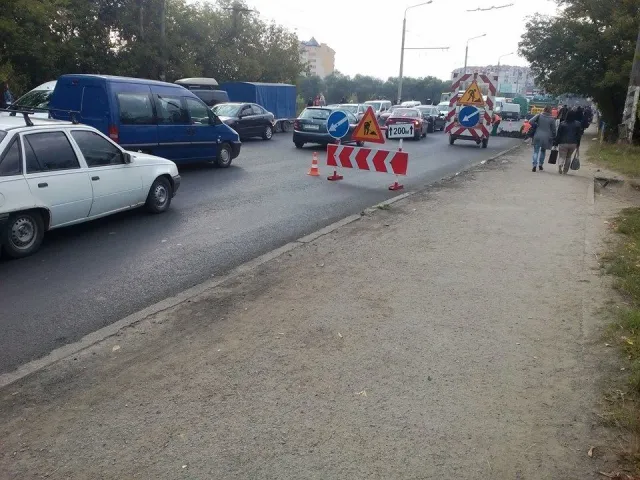 Затори на пасічнянському мості закінчаться через три тижні (фото) — фото 2