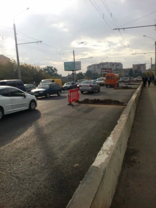 Затори на пасічнянському мості закінчаться через три тижні (фото) — фото 7