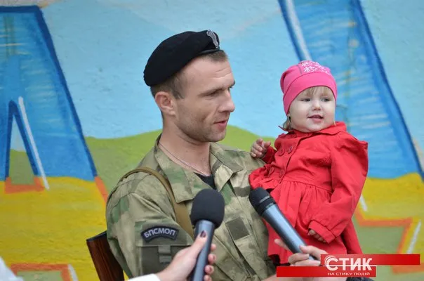 З Франківська до зони АТО вирушили близько сотні правоохоронців (фото) — фото 11