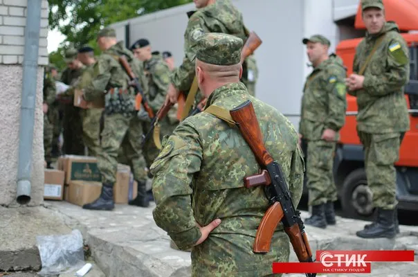 З Франківська до зони АТО вирушили близько сотні правоохоронців (фото) — фото 13