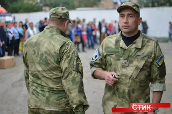 З Франківська до зони АТО вирушили близько сотні правоохоронців (фото) — фото 10