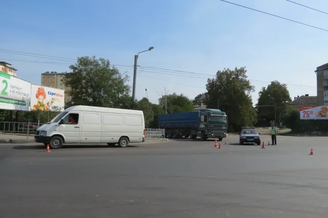 Пасічнянський міст закрито на ремонт — фото 9