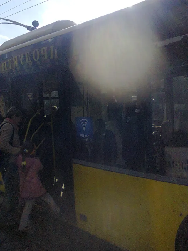 Вслід за маршруткою, у Франківську з'явилася wi-fi-тролейбус (фото) — фото 2