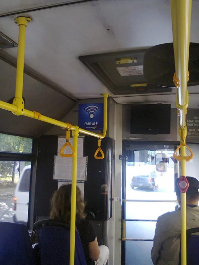 Вслід за маршруткою, у Франківську з'явилася wi-fi-тролейбус (фото) — фото 5
