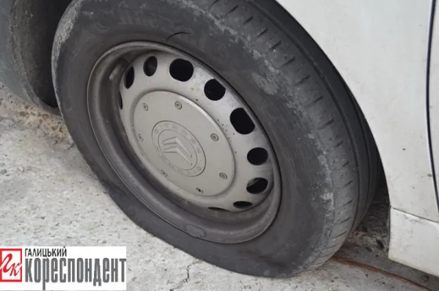 У Франківську побили авто кандидата в мери міста (фото) — фото 1