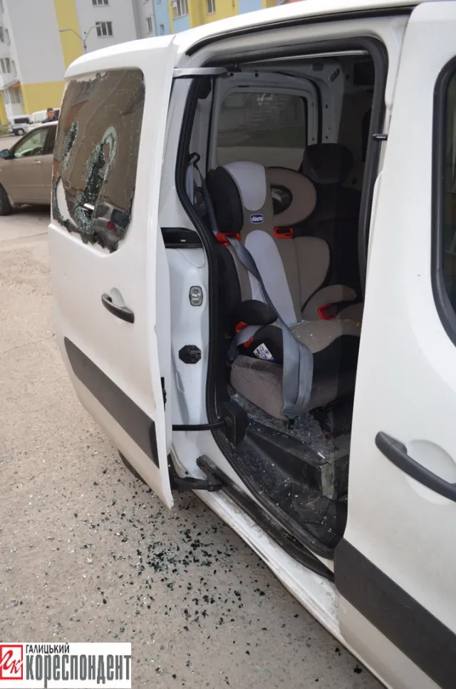 У Франківську побили авто кандидата в мери міста (фото) — фото 2