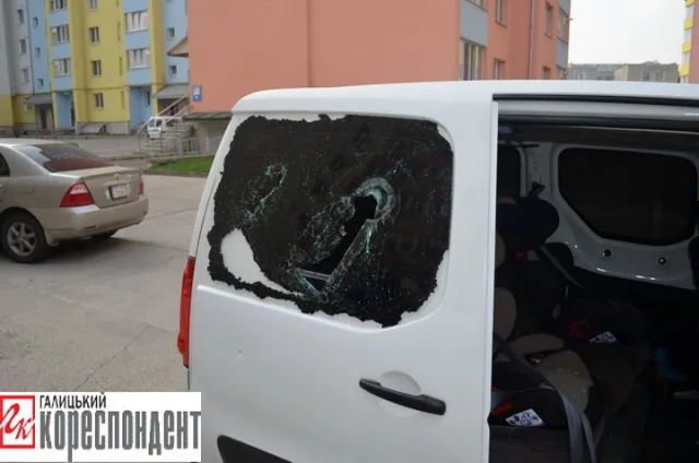 У Франківську побили авто кандидата в мери міста (фото) — фото 5