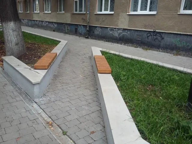 У Франківську на вулиці Шевченка встановлювати десять лавочок (фото) — фото 2
