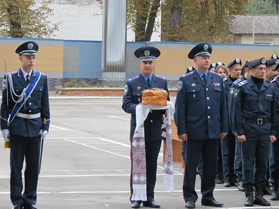 У Франківську курсантам Національної академії внутрішніх справ вручили посвідчення поліцейських (фото) — фото 5