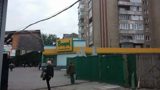 У Франківську незаконно будують магазини (фото) — фото 5