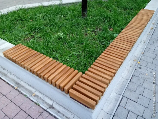 У Франківську на Шевченка встановили кілька лавочок, а з рештою вирішили почекати (фото) — фото 1