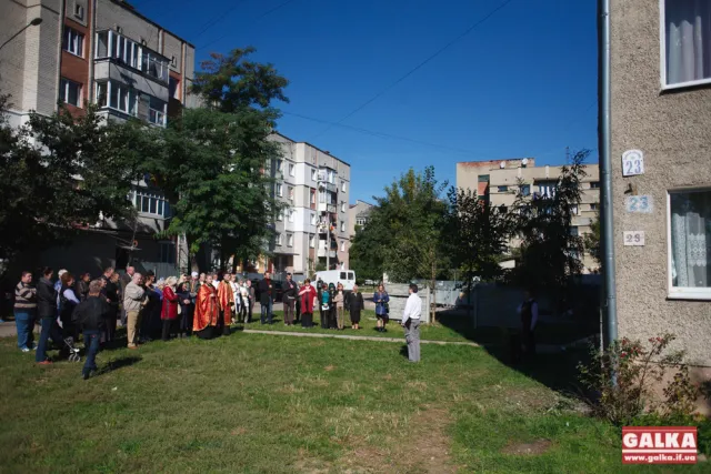 У Франківську відкрили меморіальну дошку бійцю АТО Андрію Барасюку (фото) — фото 1