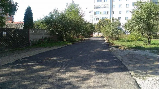 На Цалевича взялися за вистелення нижнього шару асфальту (фото) — фото 2