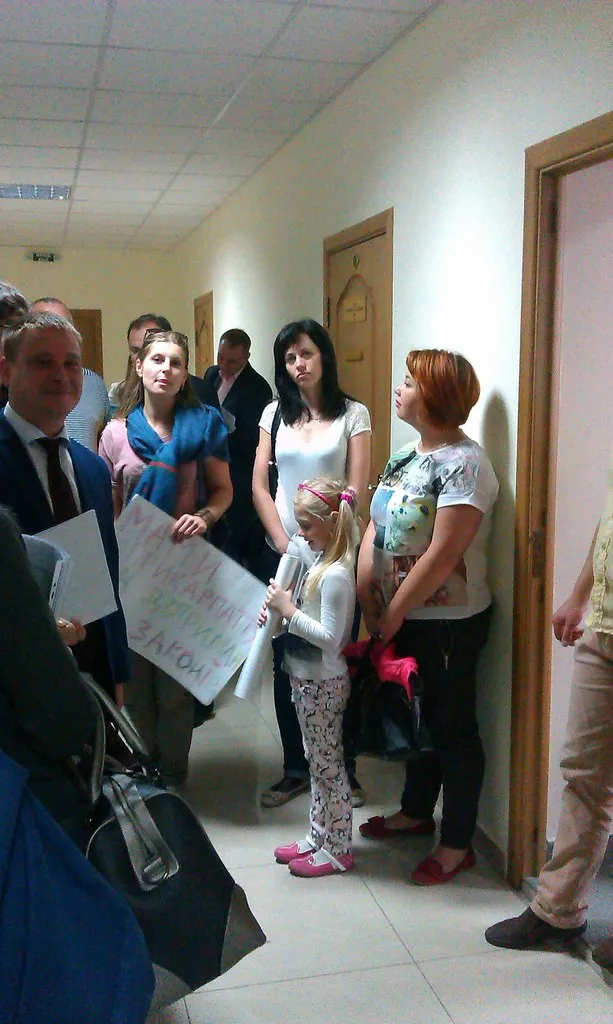 В Івано-Франківську відбулося перше судове засідання за позовом "Самопомочі" до ОВК (фото) — фото 1