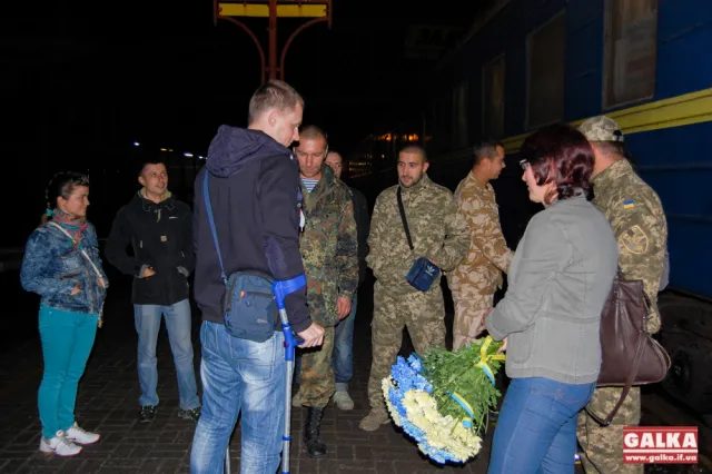 Після надважкого поранення і тривалого лікування до Івано-Франківська повернувся боєць АТО Тарас Мокляк (фото) — фото 5