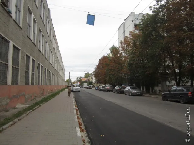 У Франківську нарешті завершили ремонт вулиці Мельника (фото) — фото 4