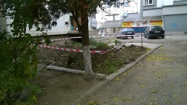Комунальники починають ремонтувати одну з найгірших вулиць міста (фото) — фото 1