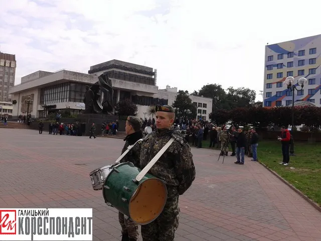 У Франківську провели репетицію параду до Дня захисника України (фото+відео) — фото 9