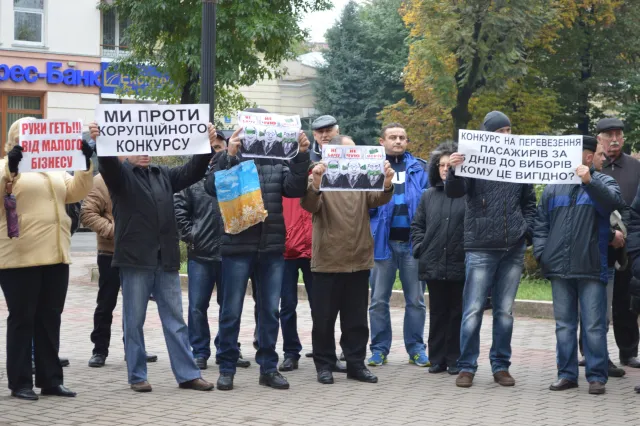 У Франківську перевізники мітингували проти нового тендеру (фото) — фото 5