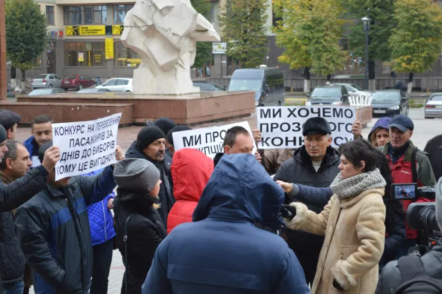 У Франківську перевізники мітингували проти нового тендеру (фото) — фото 6