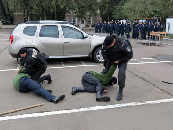 Прикарпатських правоохоронців навчали, як протидіяти порушенням під час виборів (фото) — фото 3