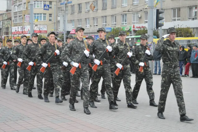 У Франківську розпочалися урочистості з нагоди Дня захисника України (фото) — фото 2