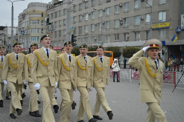У Франківську розпочалися урочистості з нагоди Дня захисника України (фото) — фото 12