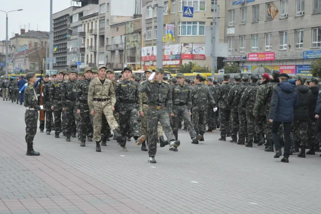 У Франківську розпочалися урочистості з нагоди Дня захисника України (фото) — фото 3