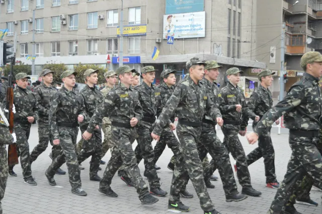 У Франківську розпочалися урочистості з нагоди Дня захисника України (фото) — фото 9