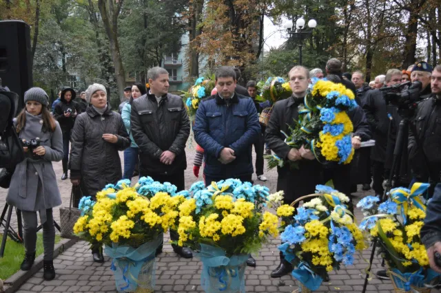 В Івано-Франківську відкрили пам'ятник Роману Гурику (фото) — фото 3