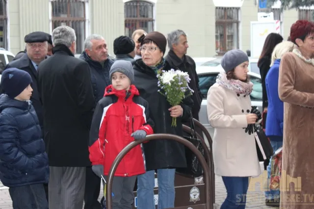 У Франківську відкрили барельєф 29-річному медику, що загинув в АТО (фото) — фото 1