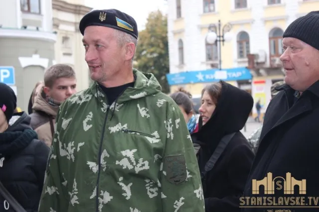 У Франківську відкрили барельєф 29-річному медику, що загинув в АТО (фото) — фото 4