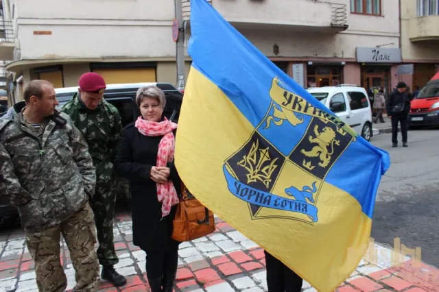 У Франківську відкрили барельєф 29-річному медику, що загинув в АТО (фото) — фото 5