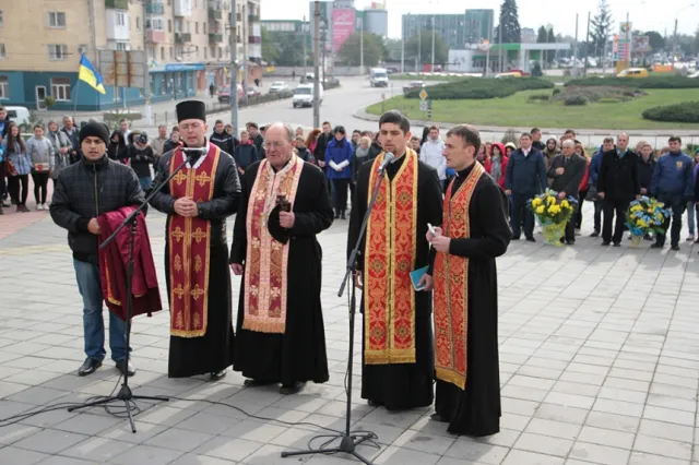 Сьогодні у Франківську вшанували пам'ять Степана Бандери (фото) — фото 2