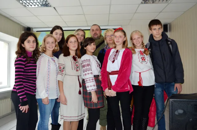 У 5 школі святково відзначили День захисника України (фото) — фото 3