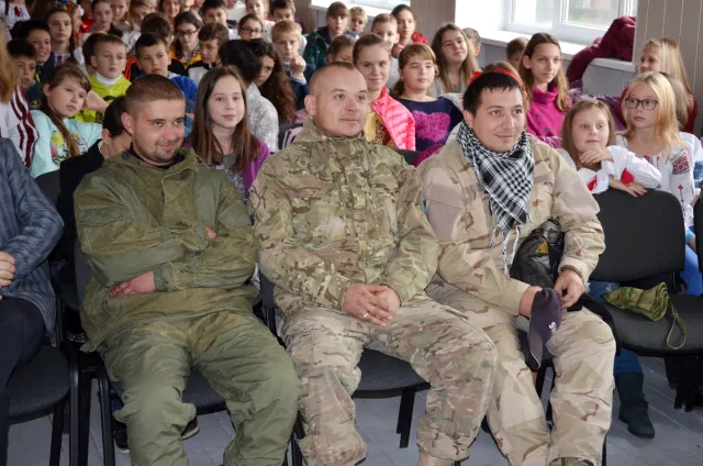 У 5 школі святково відзначили День захисника України (фото) — фото 7