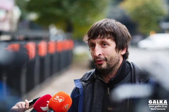 У Франківську на Вовчинецькій облаштували сучасний смітник (фото) — фото 8