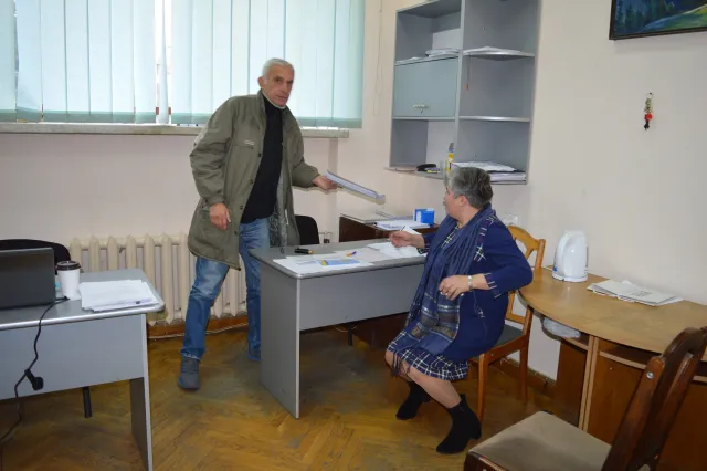 У четвер франківські виборчі дільниці отримуватимуть бюлетені (фото) — фото 1